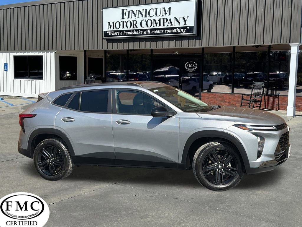 Used 2024 Chevrolet Trax ACTIV w/ Sunroof Package