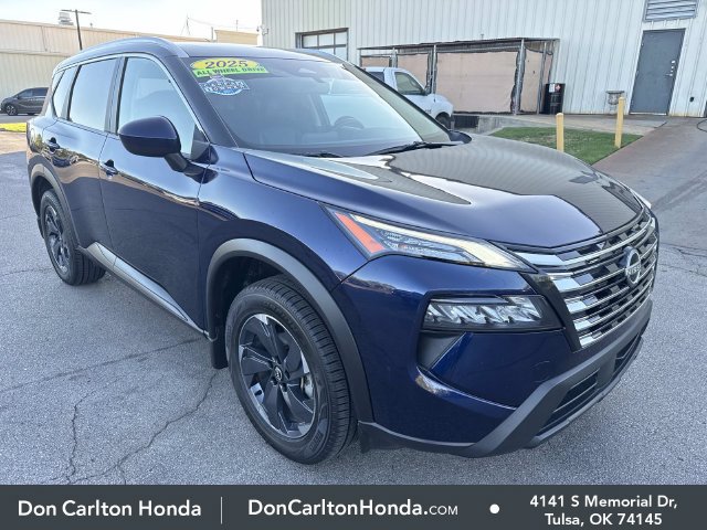 Used 2025 Nissan Rogue SV w/ SV Premium Package AWD/4WD image 14