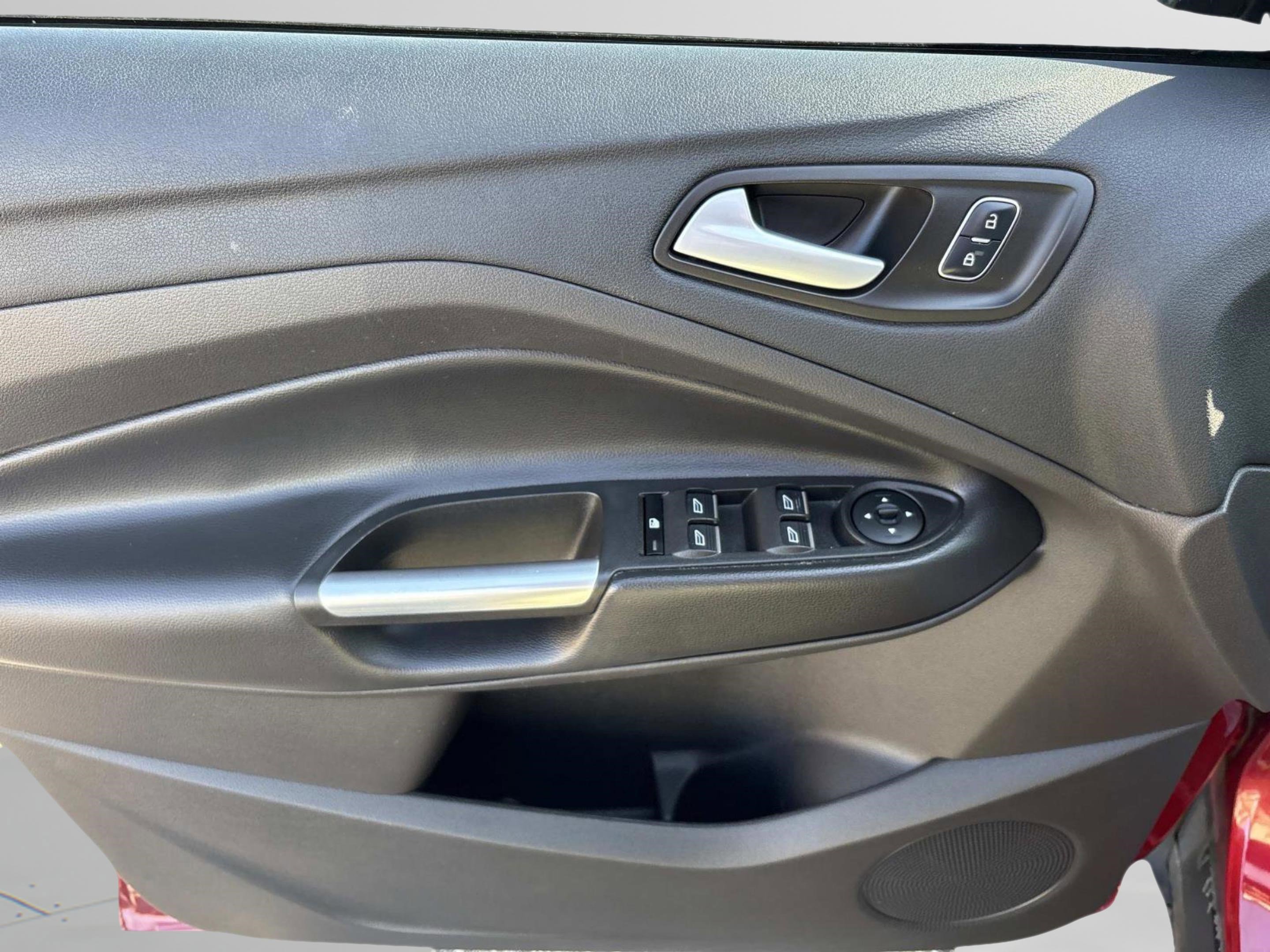 Used 2017 Ford Escape SE w/ Equipment Group 201A image 22