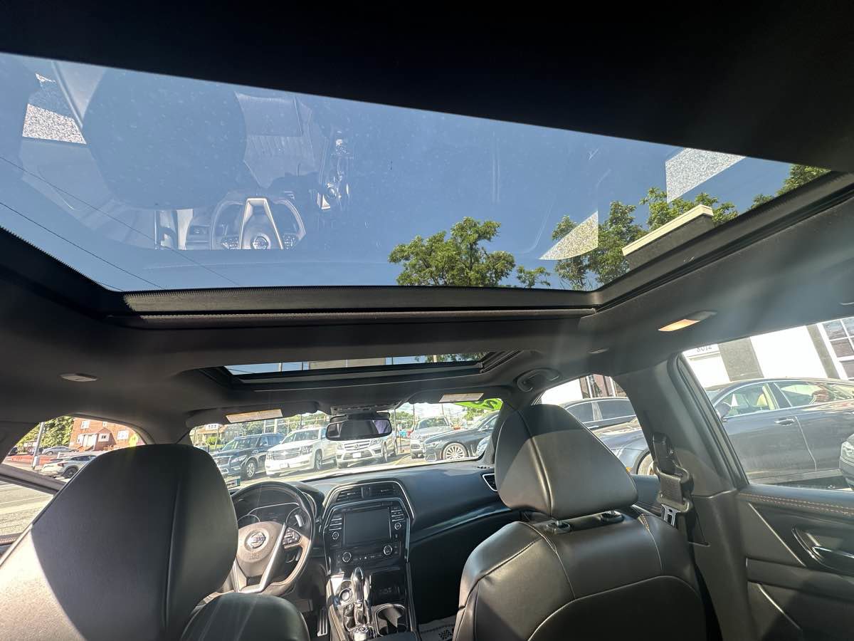 Used 2019 Nissan Maxima SR w/ Premium Package FWD image 15