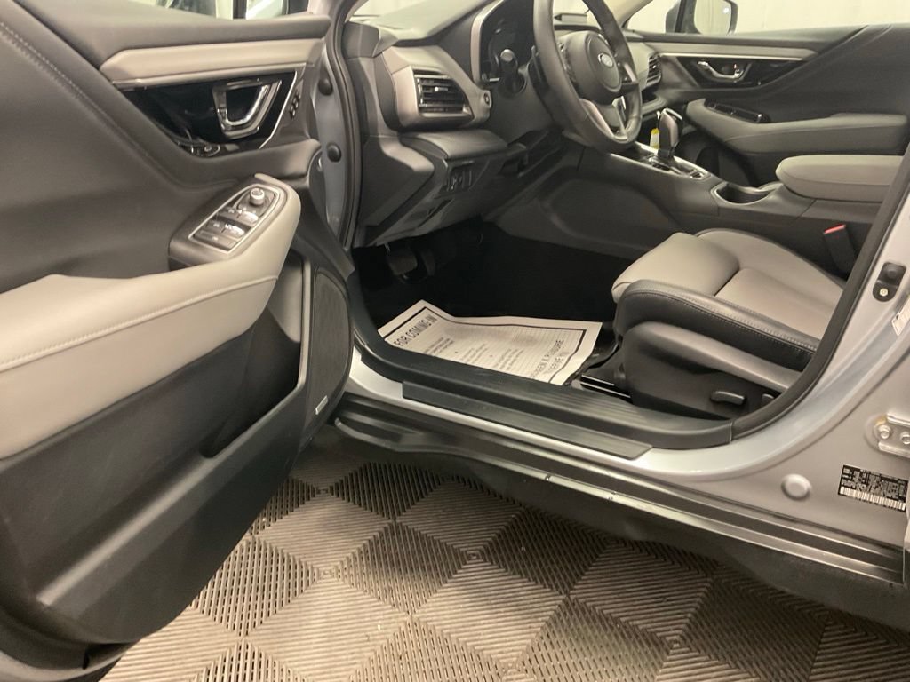 Certified 2025 Subaru Outback Limited AWD/4WD image 14
