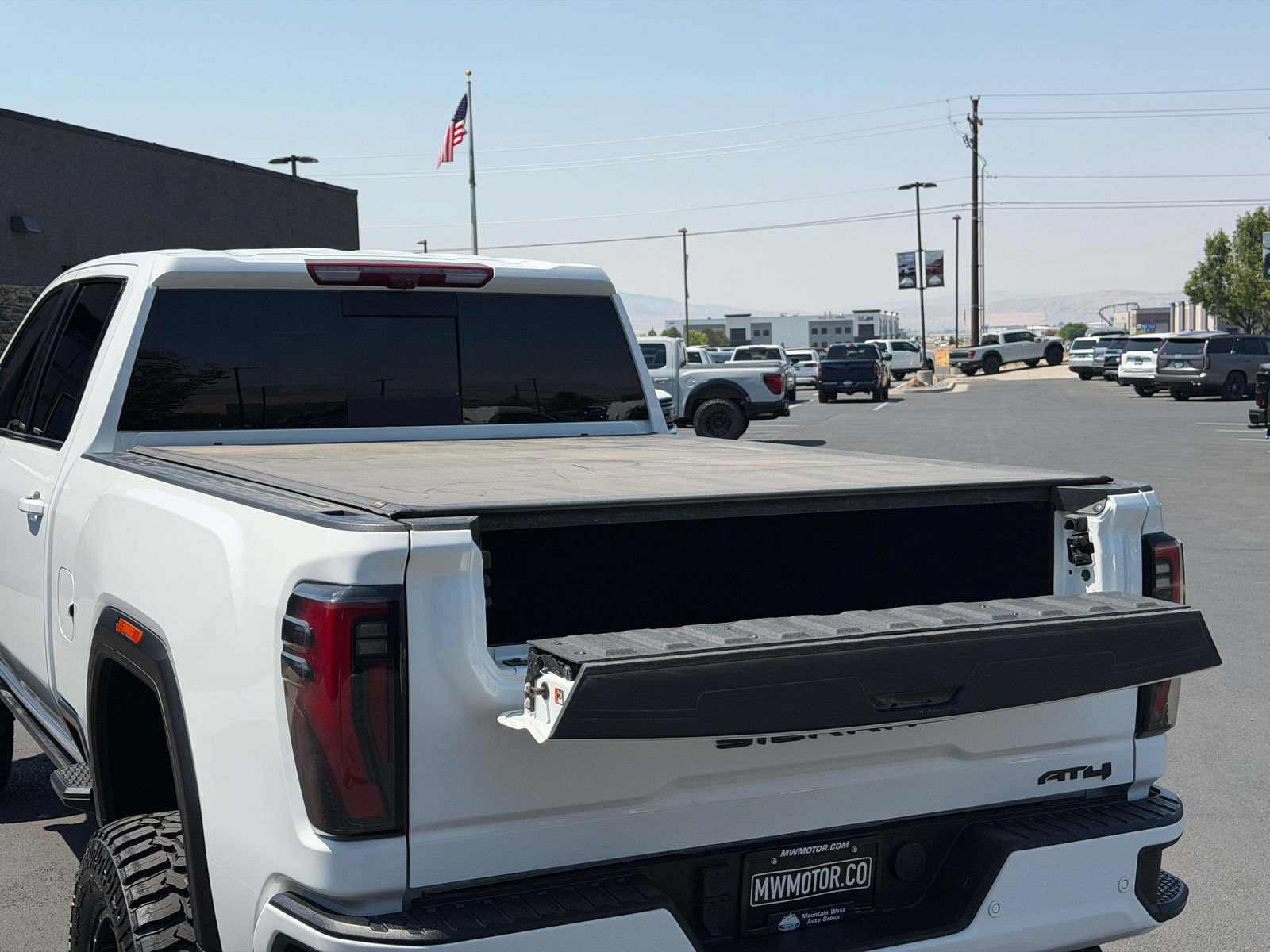 Used 2024 GMC Sierra 3500 AT4 w/ AT4 Premium Plus Package AWD/4WD image 8