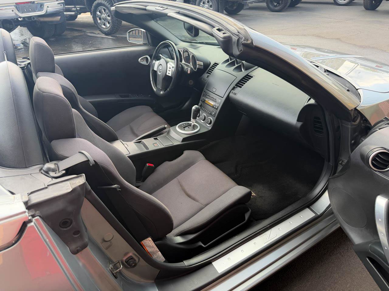 Used 2004 Nissan 350Z Enthusiast RWD image 23