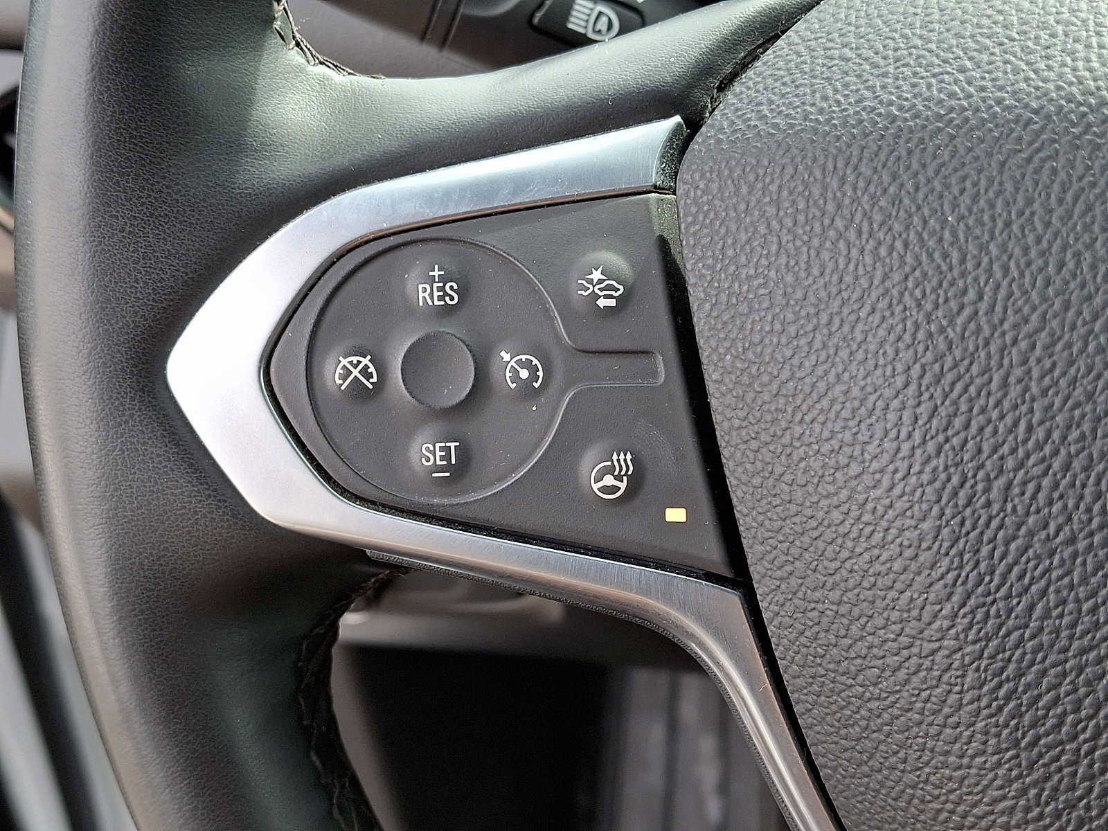 Used 2023 Chevrolet Traverse LT w/ LT Premium Package image 21