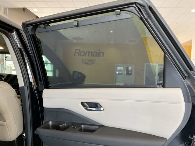 Used 2025 Nissan Pathfinder SL AWD/4WD image 15