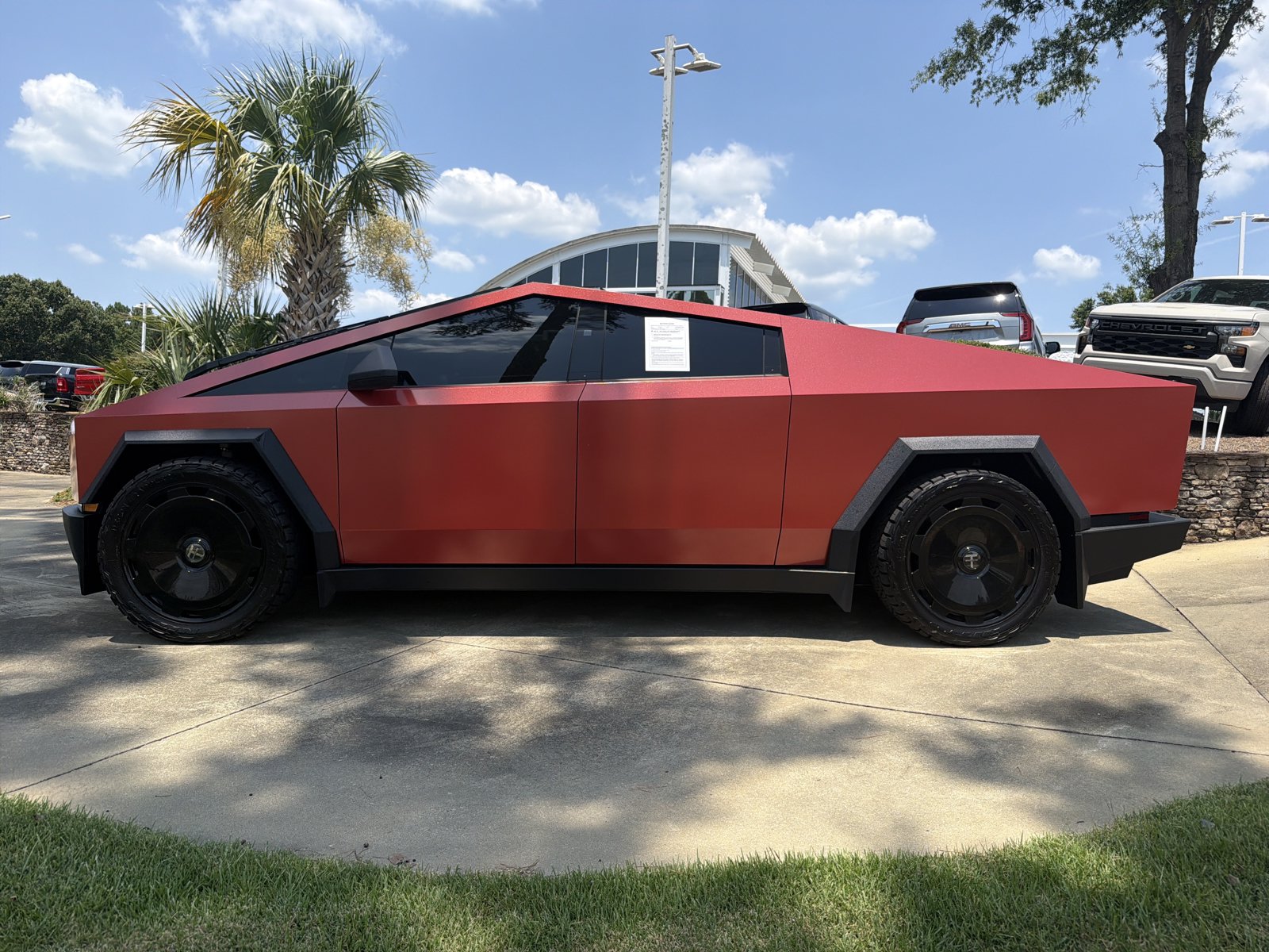 Used 2025 Tesla Cybertruck AWD Crew Cab image 9
