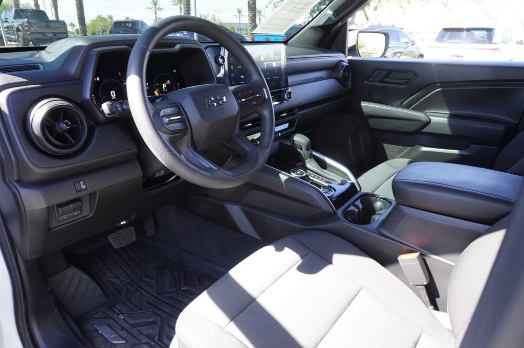 Used 2025 Chevrolet Colorado Trail Boss AWD/4WD image 17