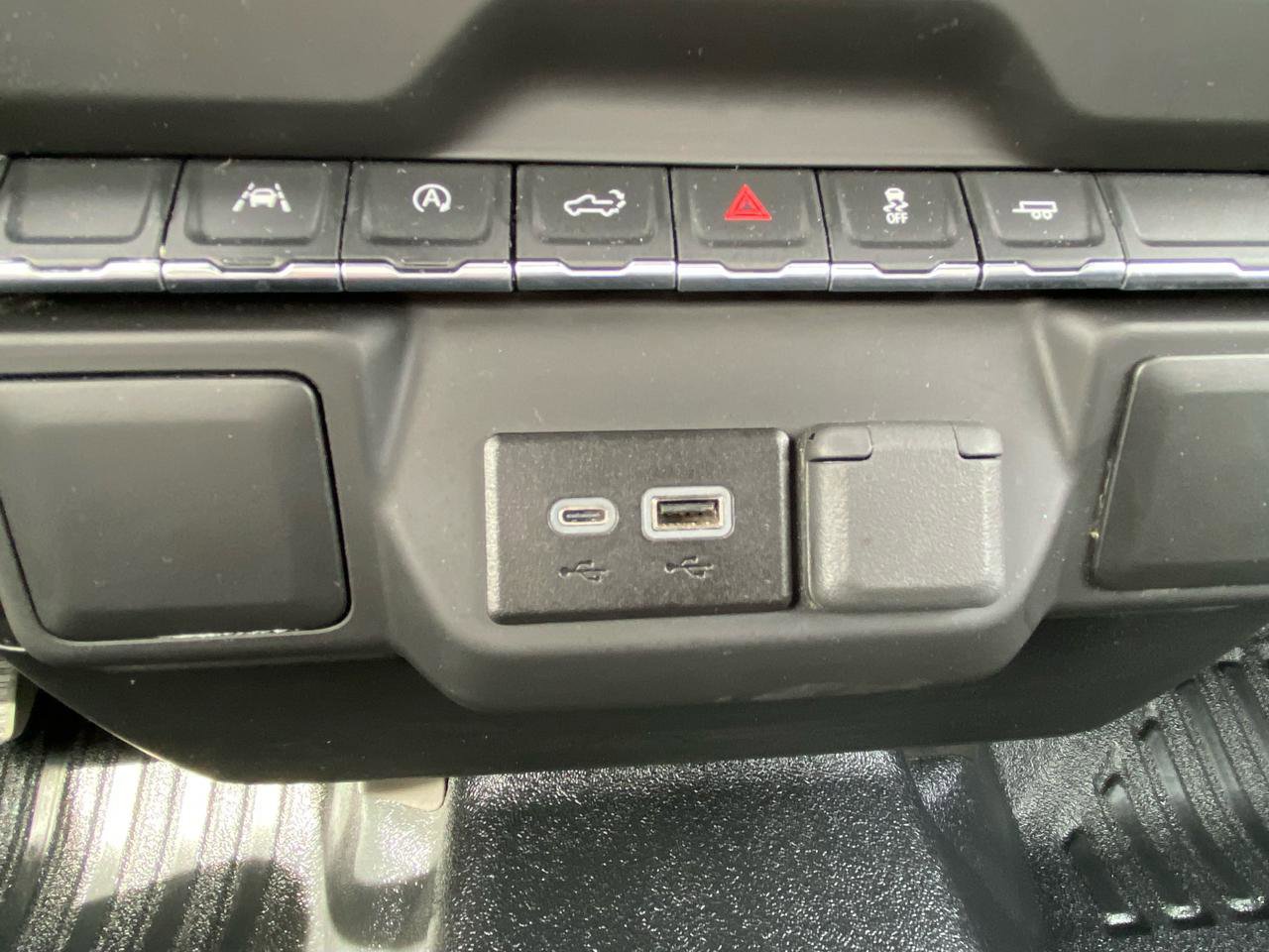 Used 2025 Chevrolet Silverado 1500 W/T RWD image 23