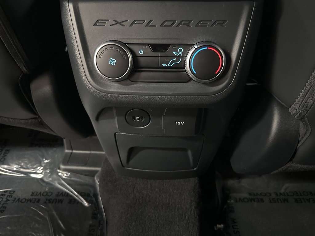 Used 2025 Ford Explorer ST-Line image 32