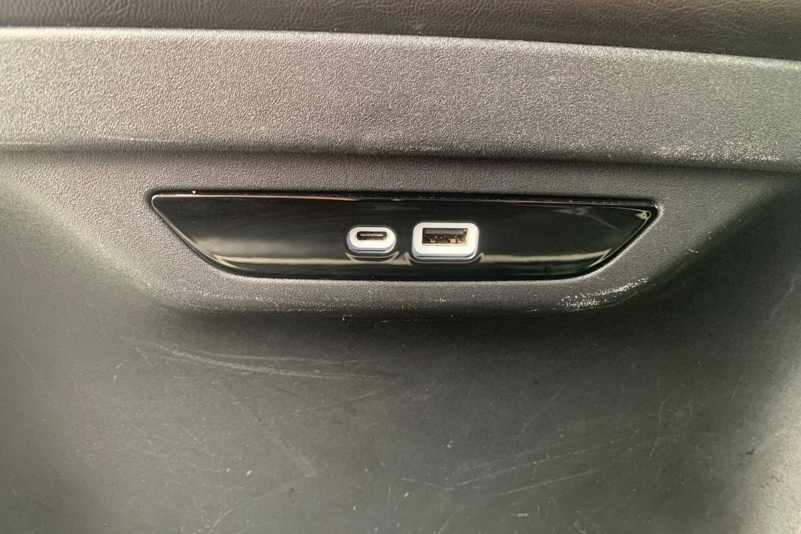 Used 2025 Chrysler Pacifica Limited FWD image 36