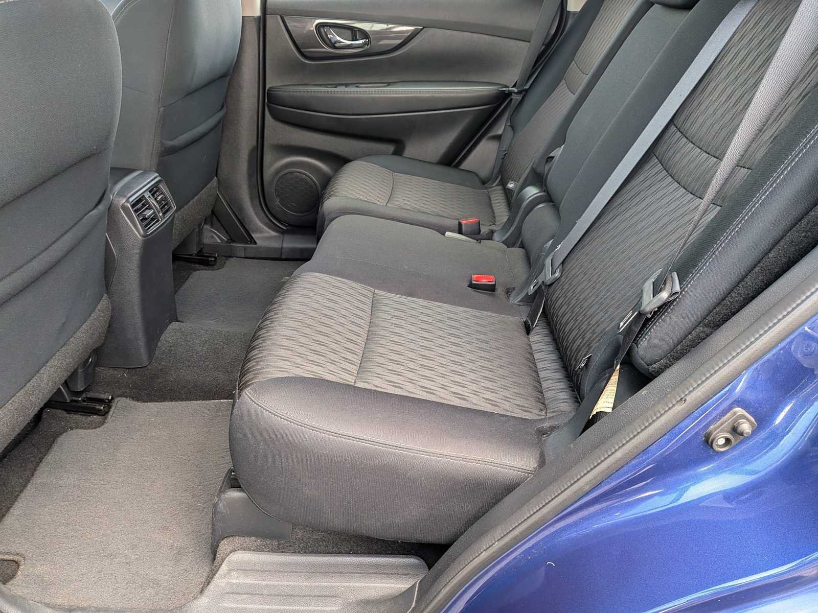 Used 2018 Nissan Rogue S AWD/4WD image 18