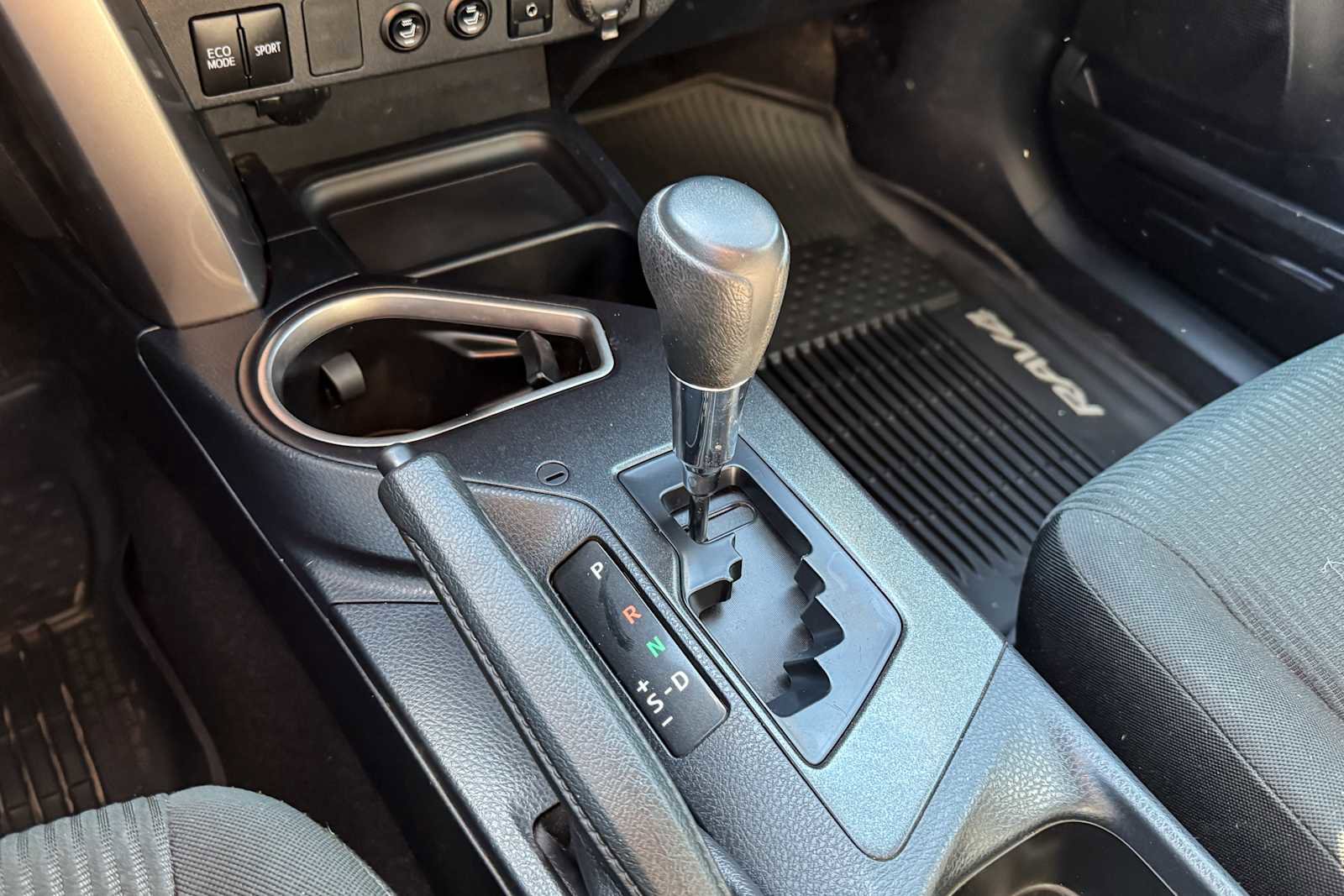 Used 2016 Toyota RAV4 LE image 20