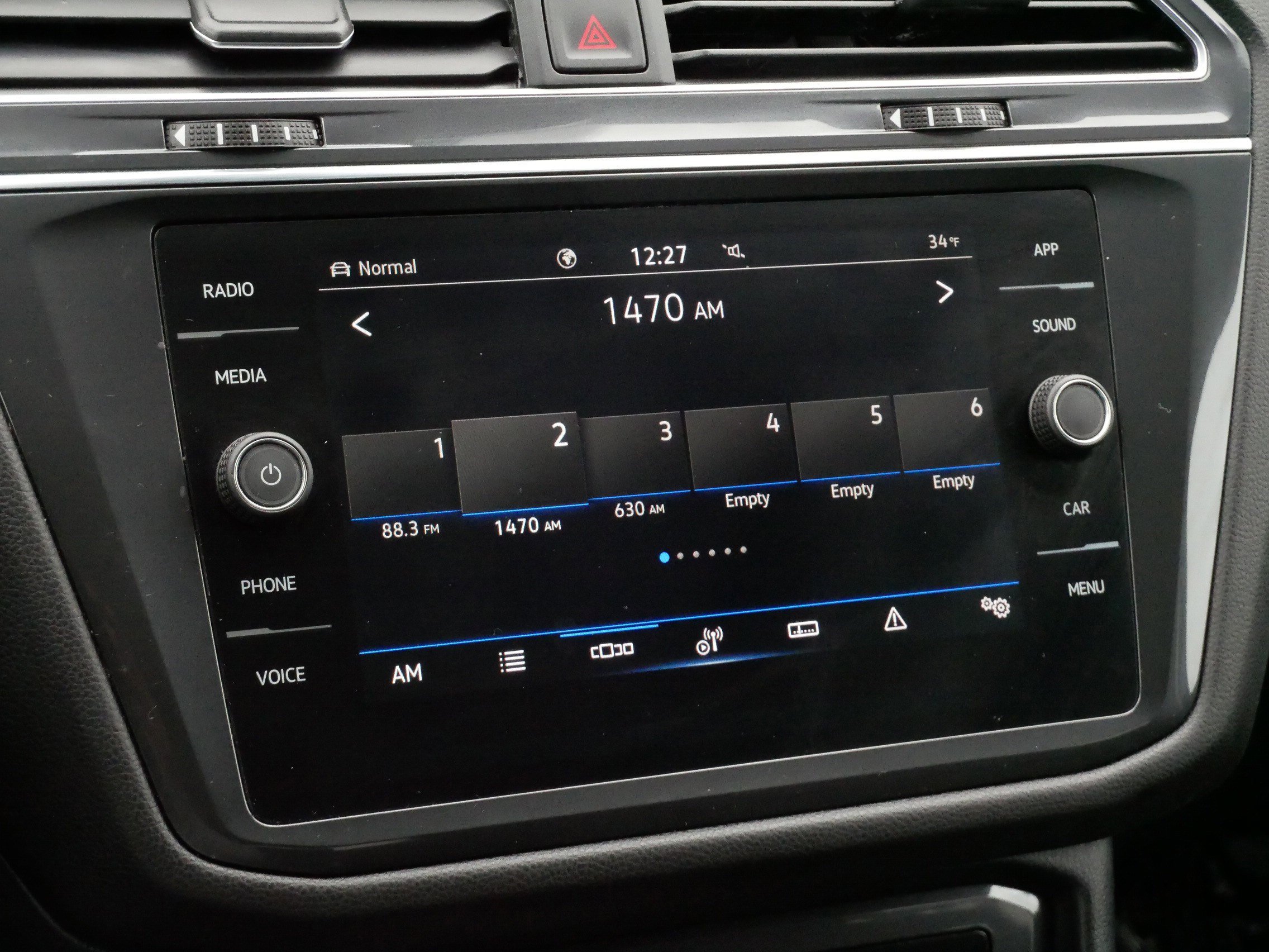Certified 2022 Volkswagen Tiguan SE w/ Panoramic Sunroof Package image 22