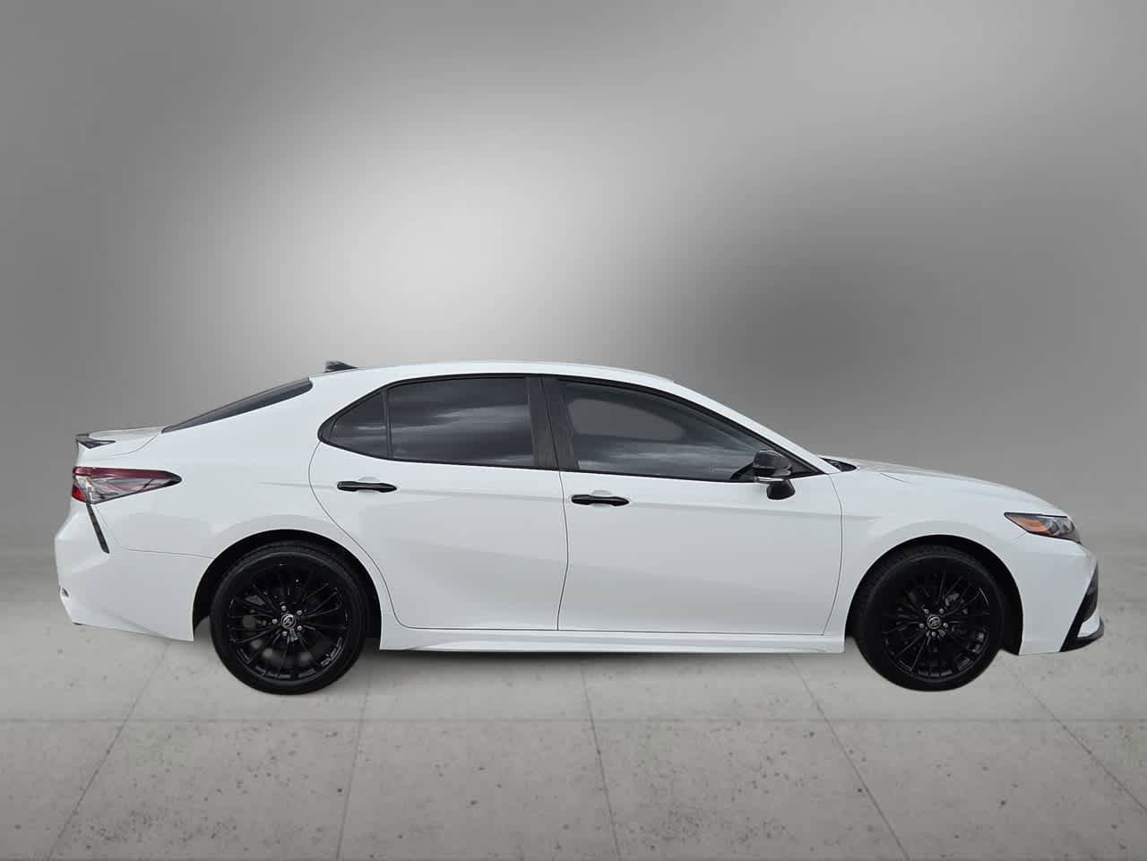 Certified 2022 Toyota Camry SE FWD image 9