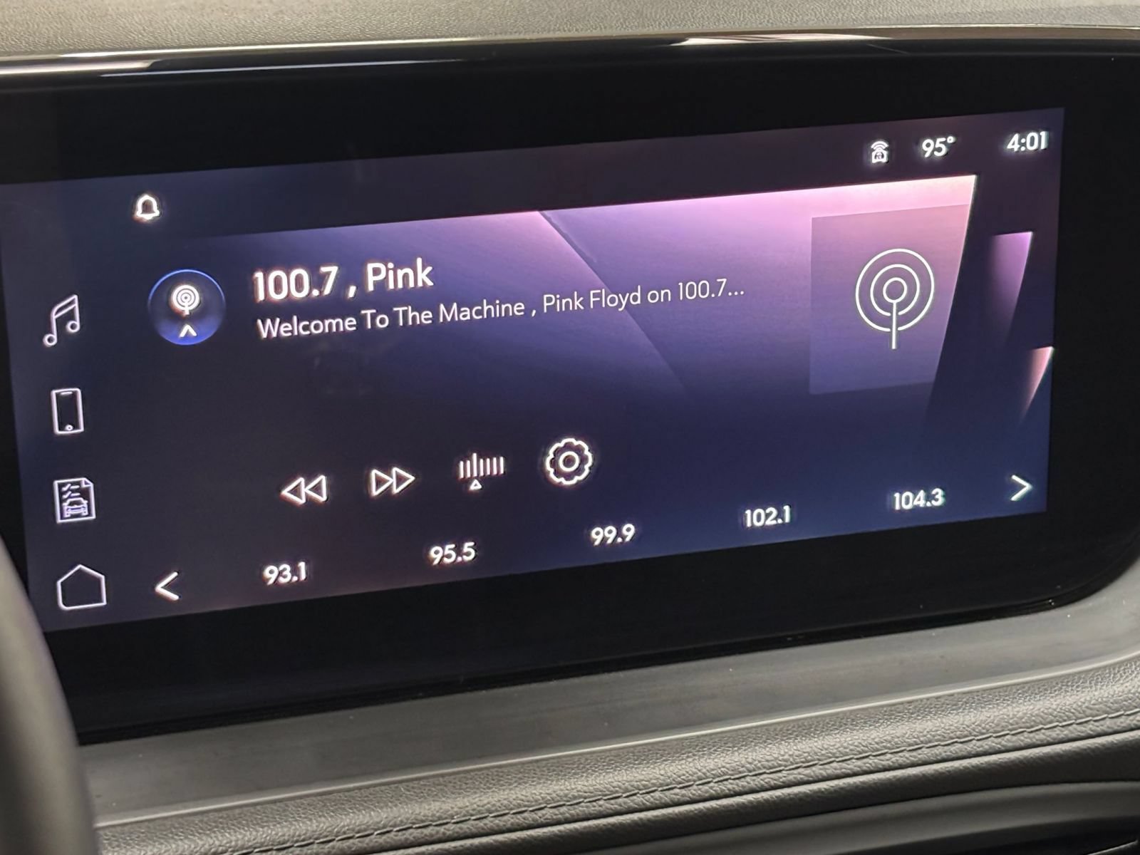 Used 2025 Buick Encore GX Preferred AWD/4WD image 19