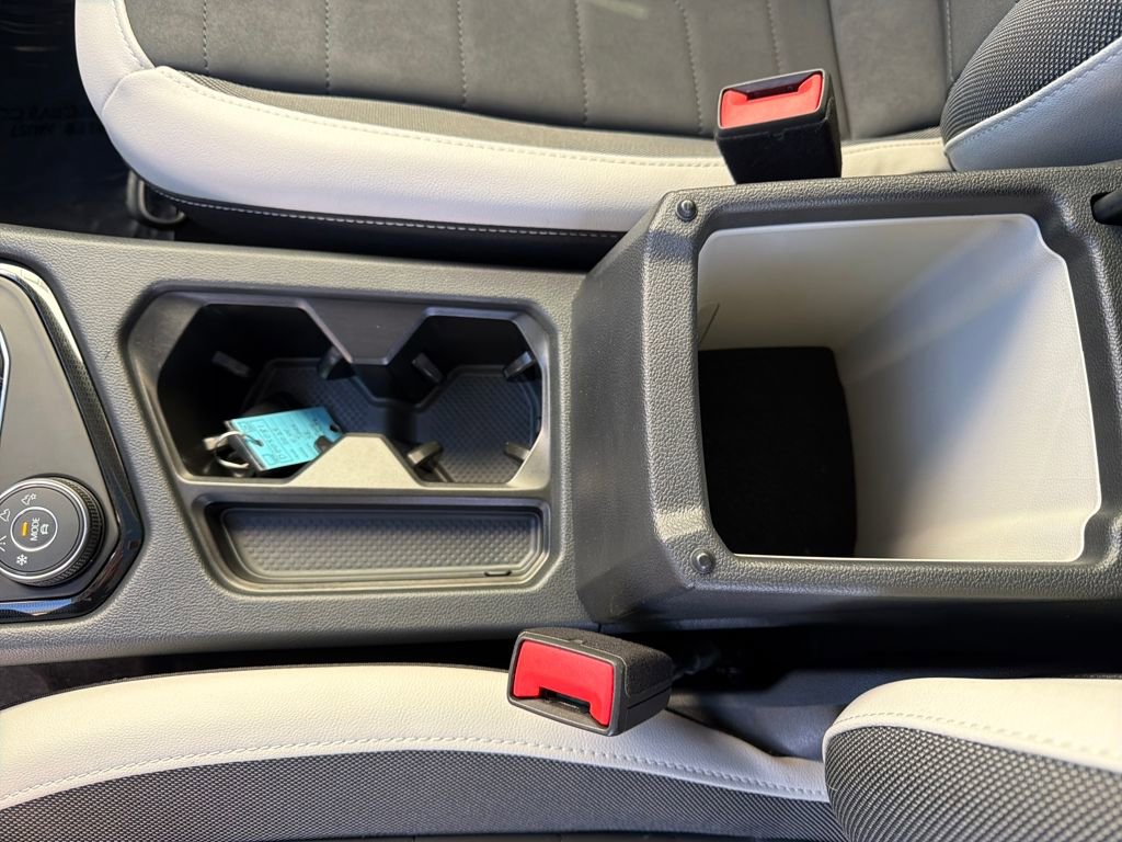 Certified 2025 Volkswagen Taos SE image 26
