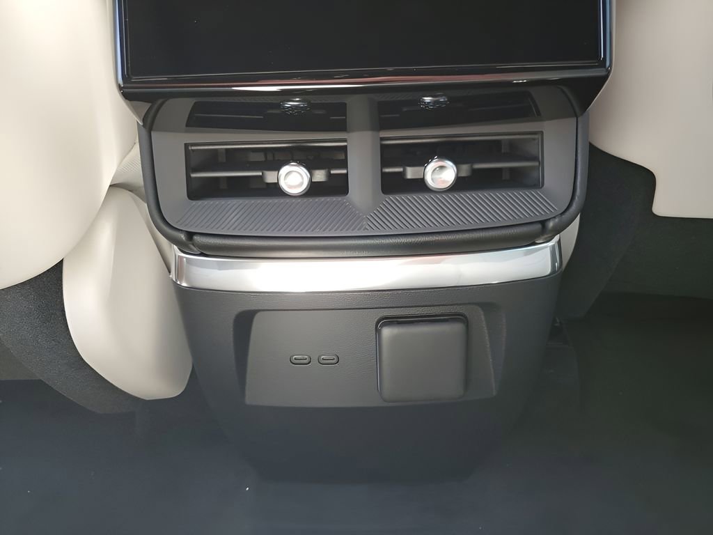 New 2026 Cadillac Vistiq Sport image 22