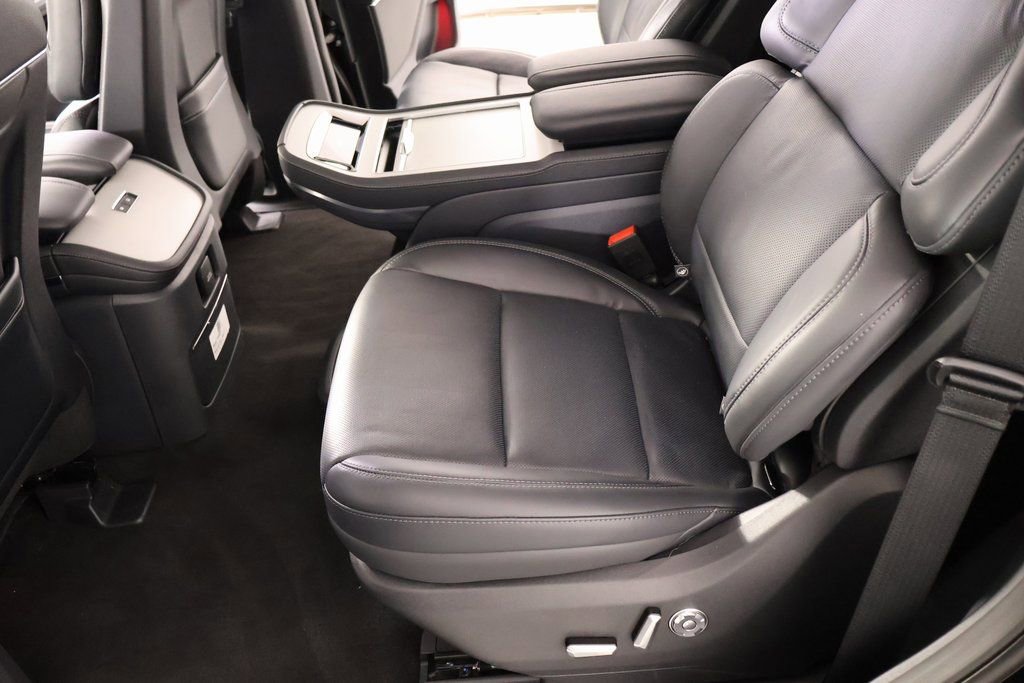 New 2025 Lincoln Navigator Reserve w/ Jet Appearance Package image 13