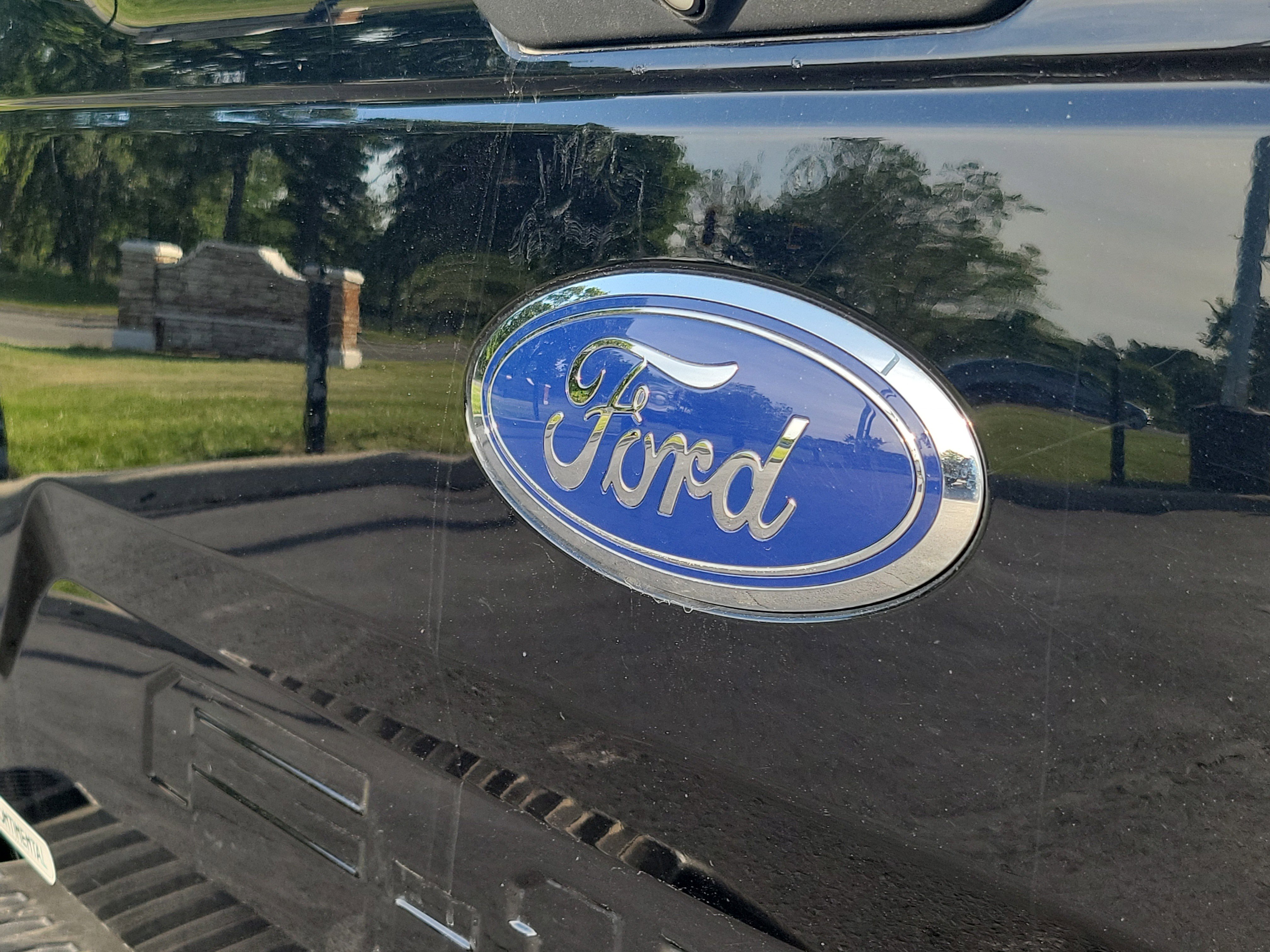 Used 2018 Ford F150 King Ranch w/ Equipment Group 601A Luxury AWD/4WD image 8