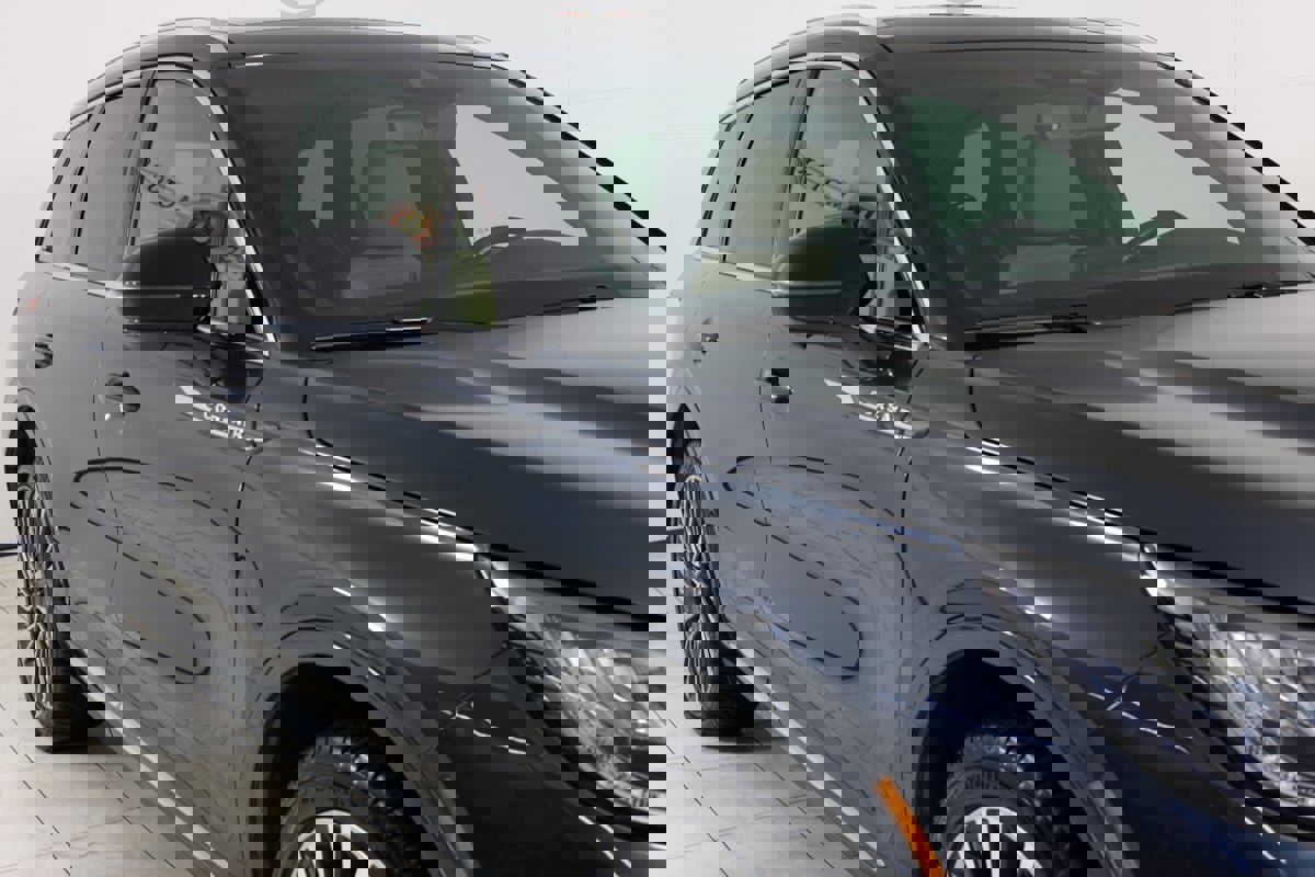 Used 2020 Lincoln Corsair Reserve w/ Equipment Group 201A image 38