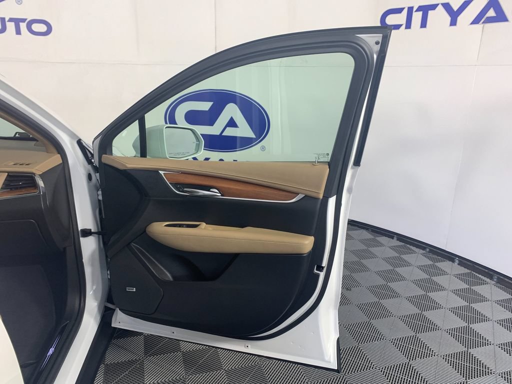Used 2019 Cadillac XT5 Platinum AWD/4WD image 39