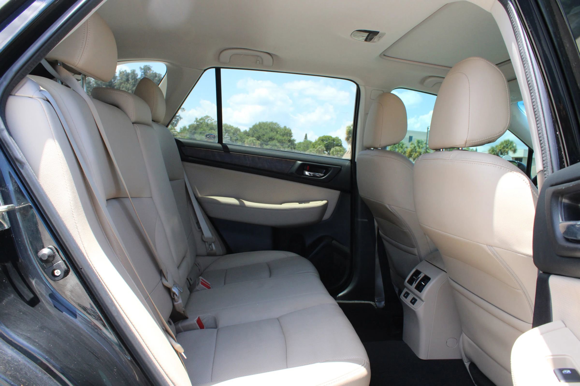 Used 2016 Subaru Outback 2.5i Limited AWD/4WD image 14