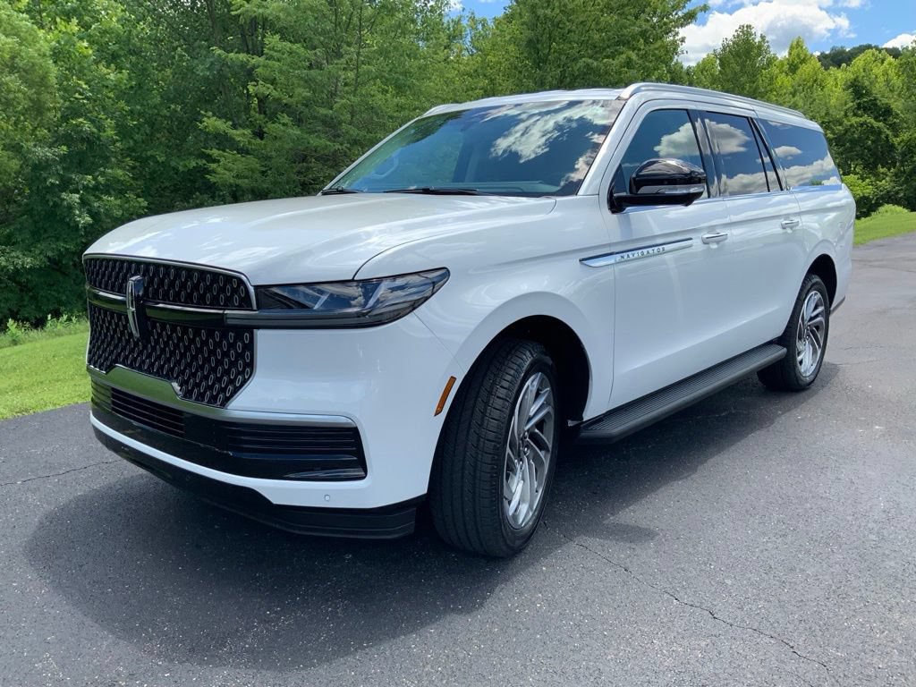 New 2027 Lincoln Navigator L Premier AWD/4WD image 7