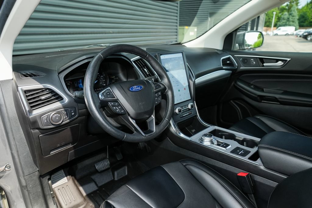 Used 2022 Ford Edge Titanium w/ Cargo Accessory Package AWD/4WD image 4