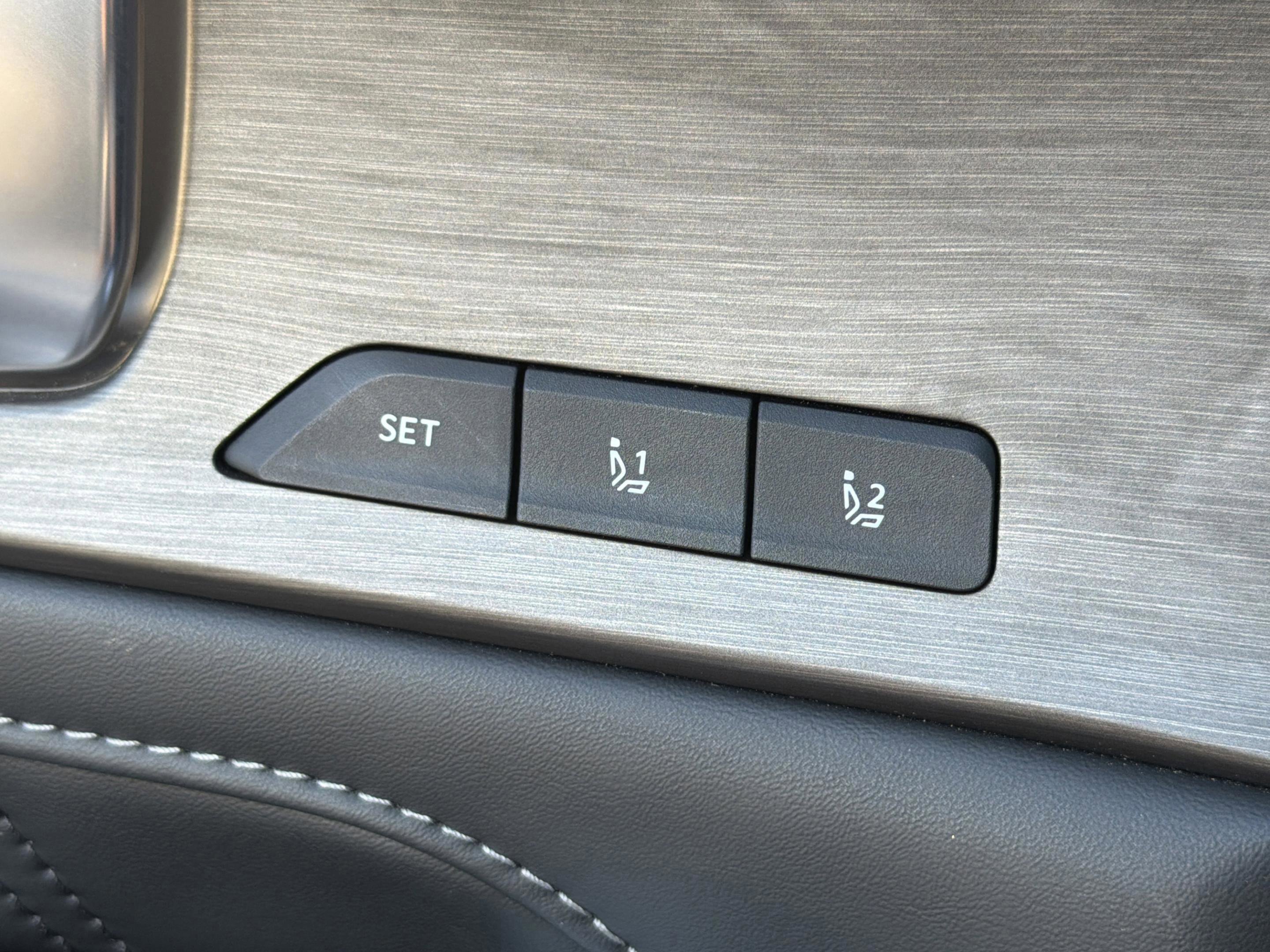 Certified 2025 Kia Sorento SX Prestige image 19