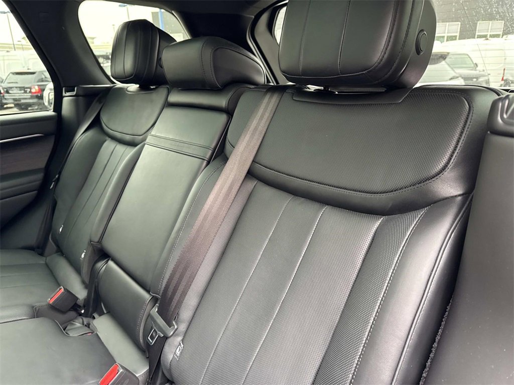 Used 2023 Land Rover Range Rover SE image 16