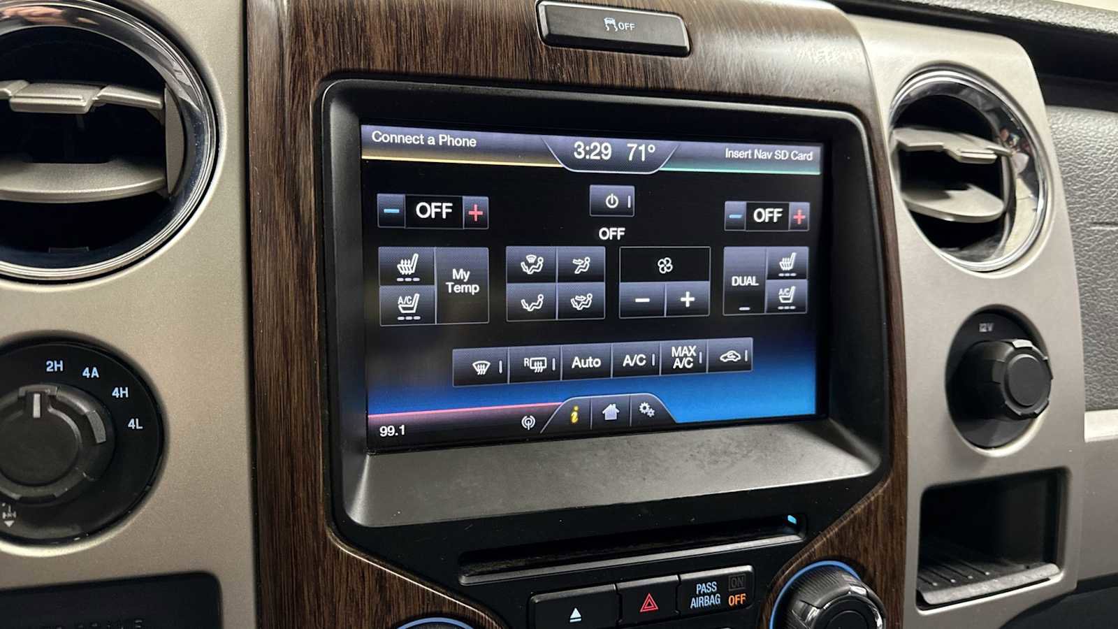 Used 2013 Ford F150 Lariat w/ Luxury Equipment Group image 20