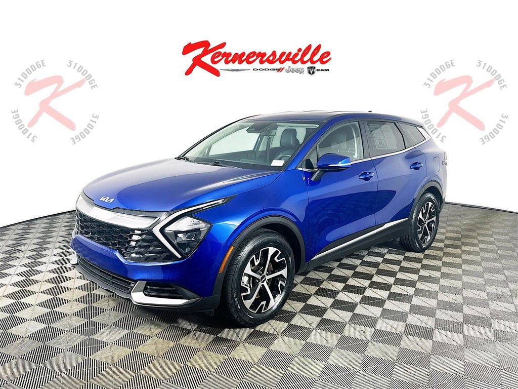 Used 2023 Kia Sportage EX image 3