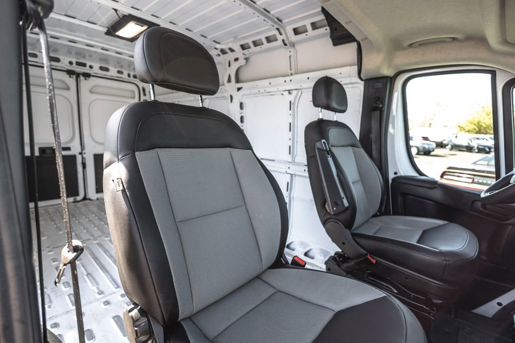 Used 2025 RAM ProMaster 2500 w/ Convenience Group FWD image 24