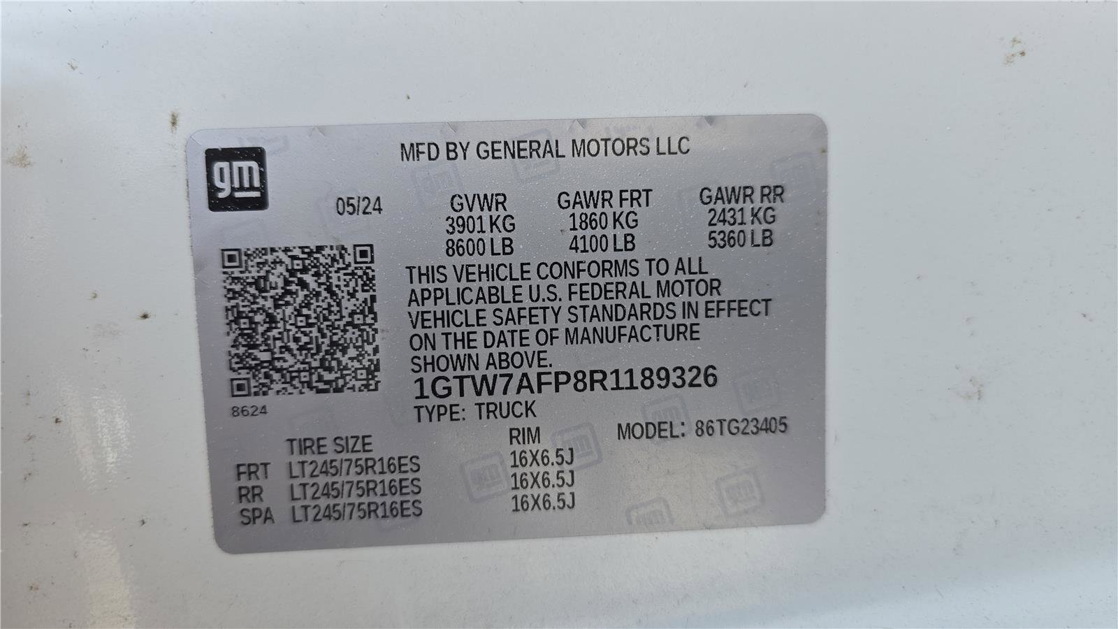 Used 2024 GMC Savana 2500 w/ Driver Convenience Package image 9