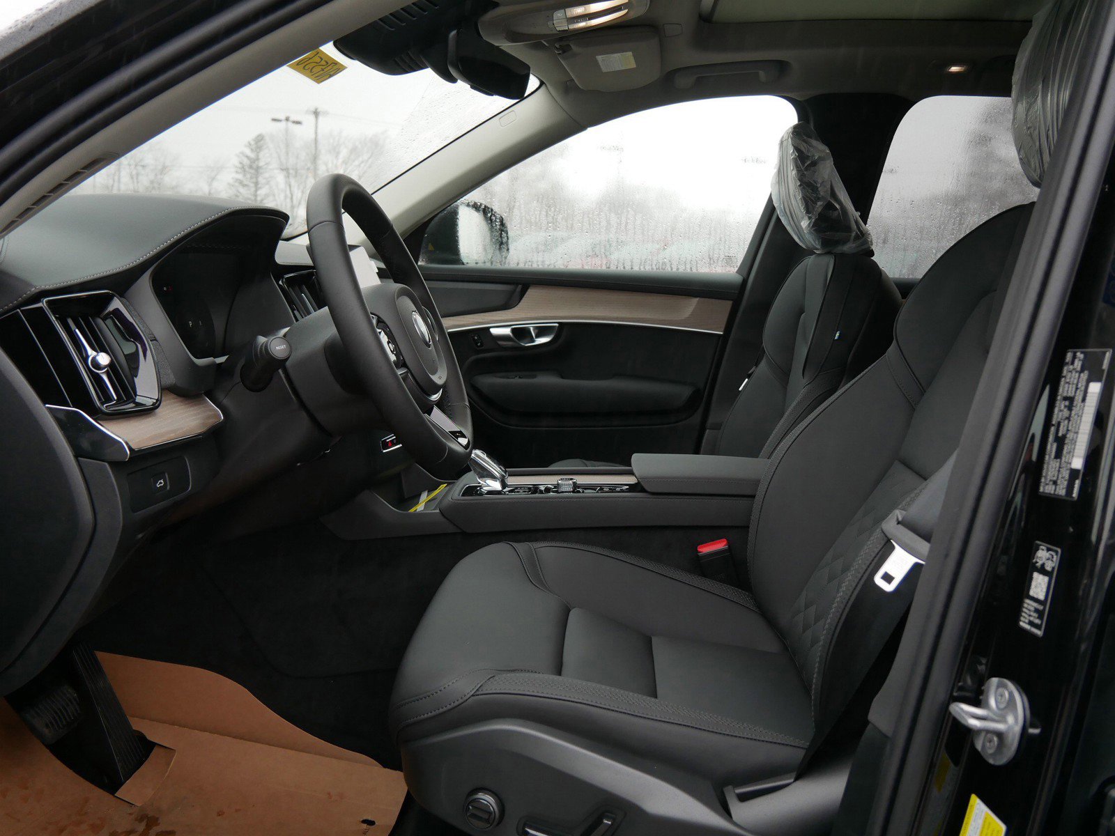 New 2026 Volvo XC90 B6 Plus w/ Protection Package Premier image 5