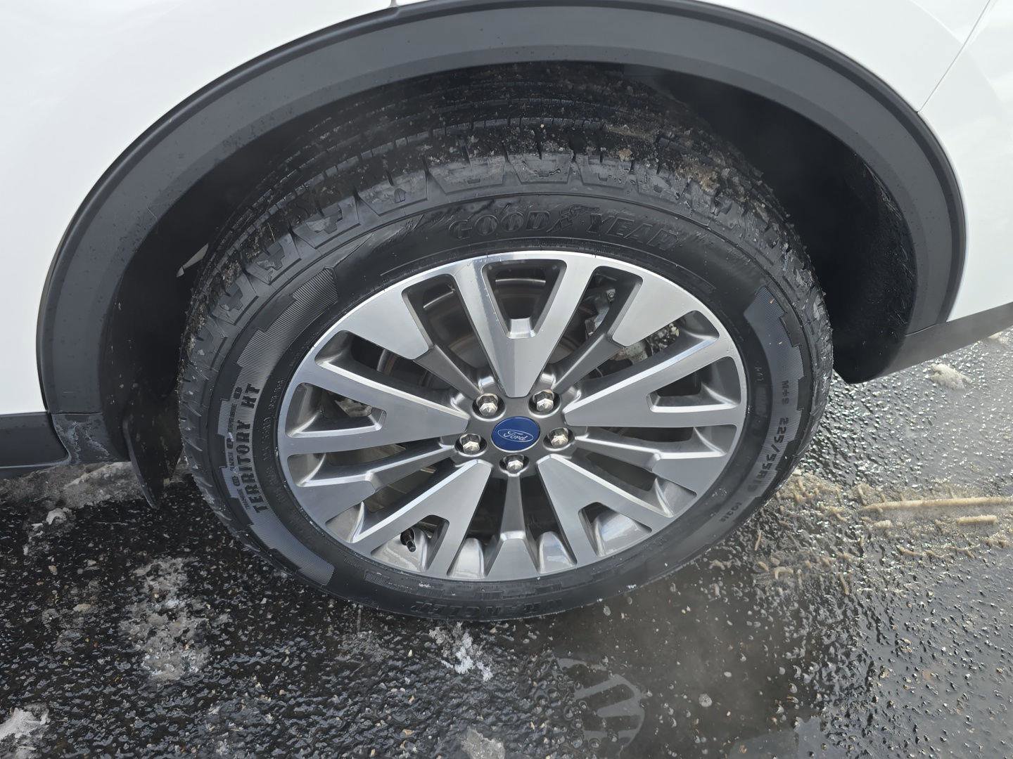 Used 2022 Ford Escape Titanium w/ Class II Trailer Tow Package image 44