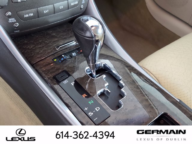 Used 2010 Lexus IS 350C w/ Luxury Pkg RWD image 30