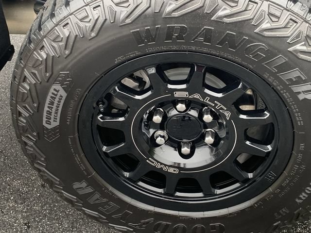 Used 2023 GMC Sierra 1500 AT4X w/ AT4X AEV Edition AWD/4WD image 36