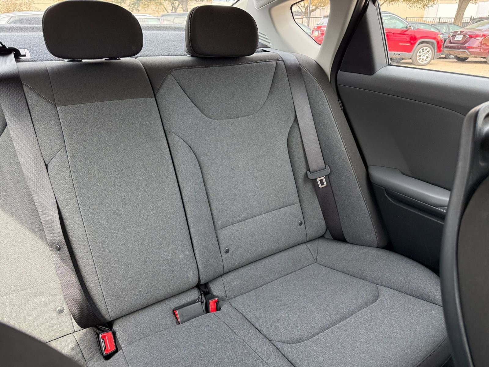 Used 2025 Kia K4 LXS image 37