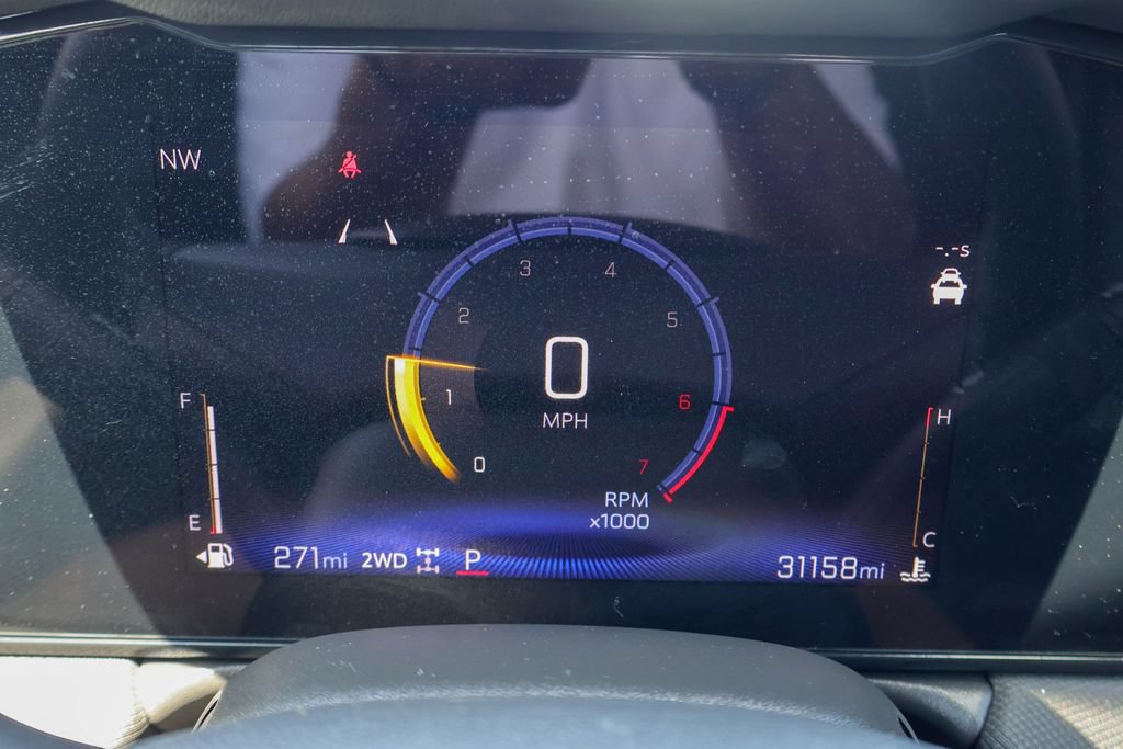 Used 2025 Chevrolet TrailBlazer LT AWD/4WD image 12