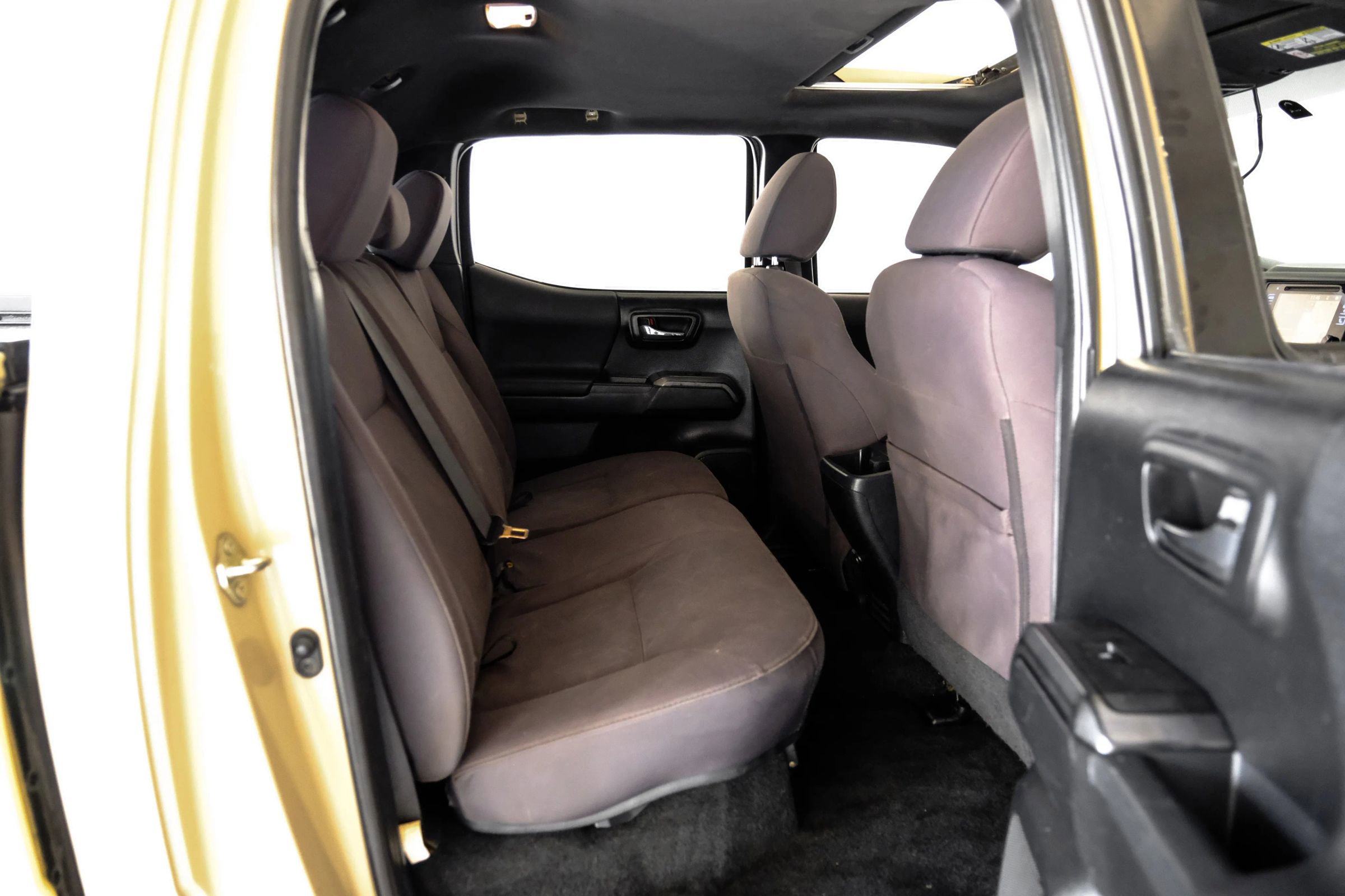 Used 2017 Toyota Tacoma TRD Off-Road image 30