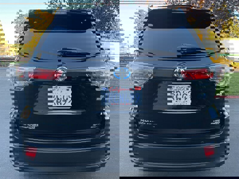 Used 2016 Toyota Highlander Limited image 11