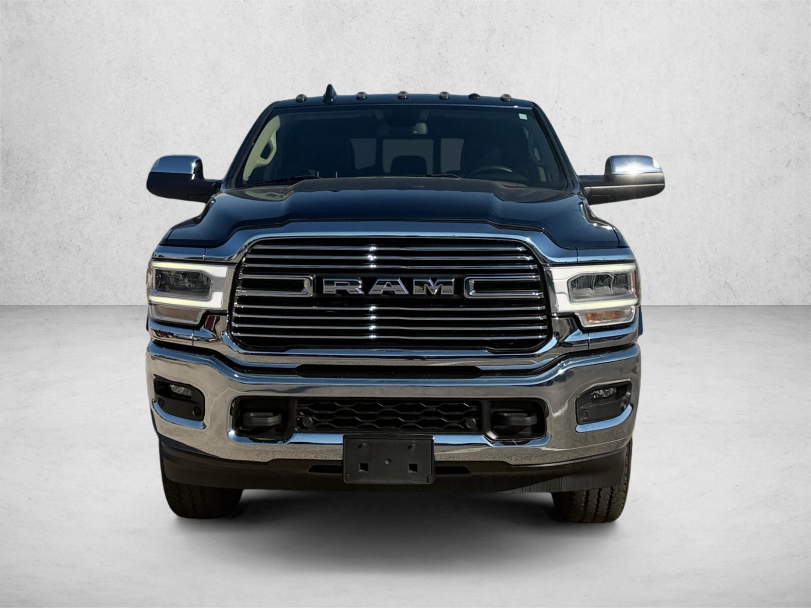 Used 2022 RAM 2500 Laramie AWD/4WD image 2