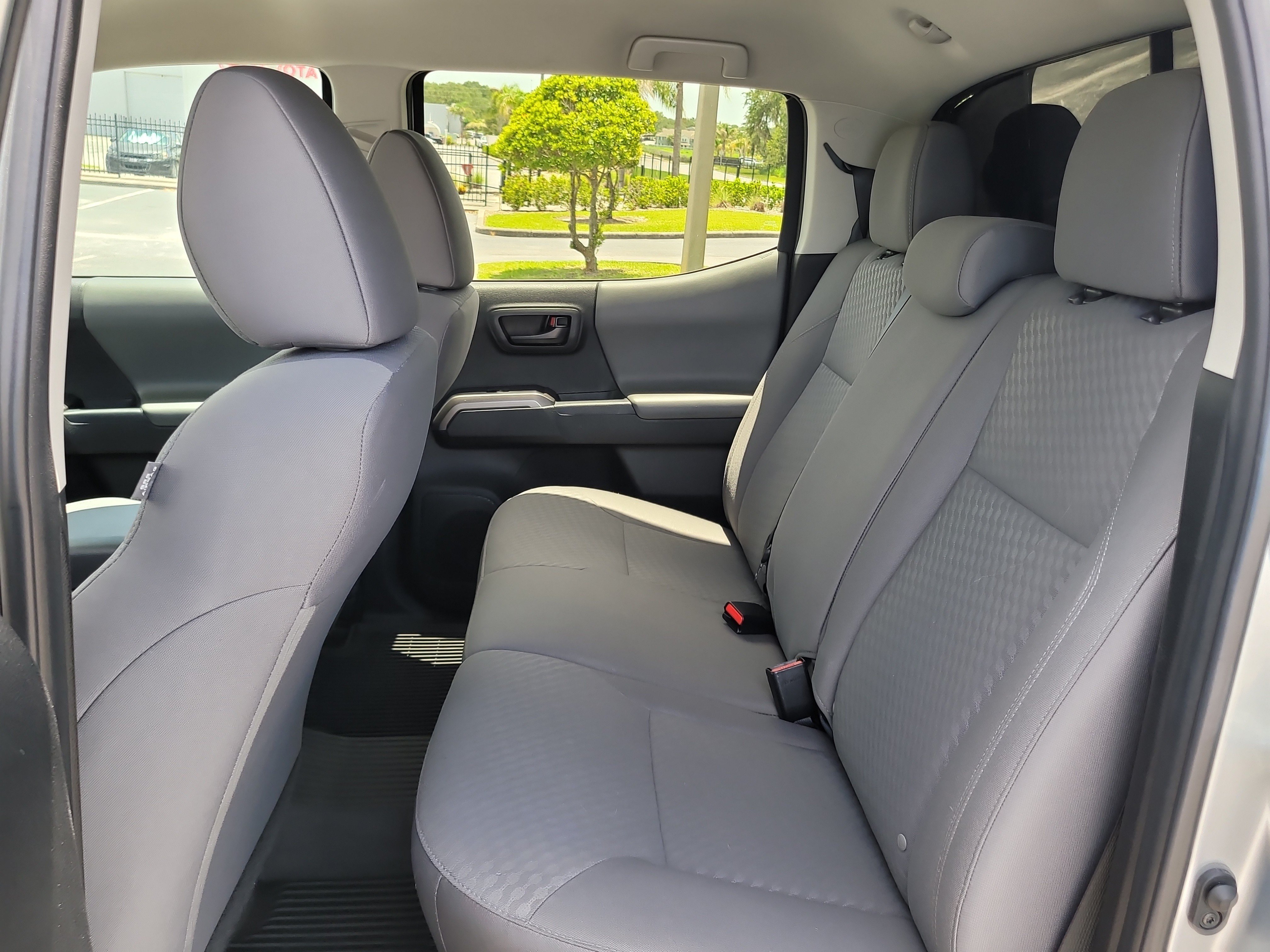 Used 2023 Toyota Tacoma SR5 AWD/4WD image 15