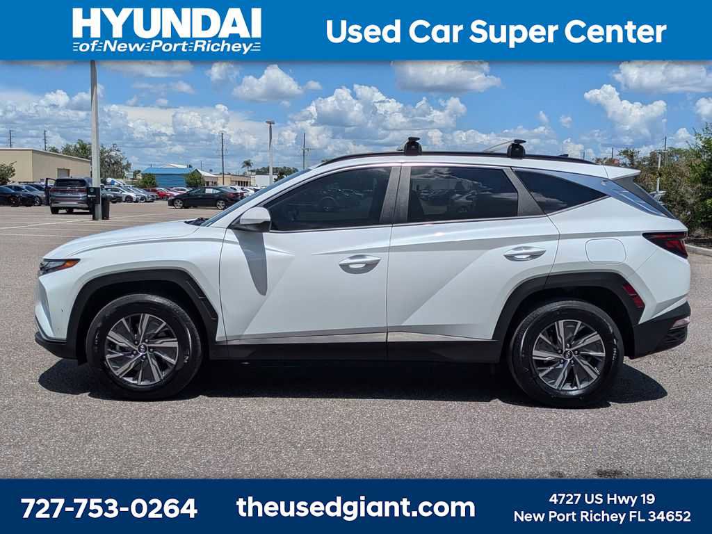 Used 2024 Hyundai Tucson Blue AWD/4WD image 2