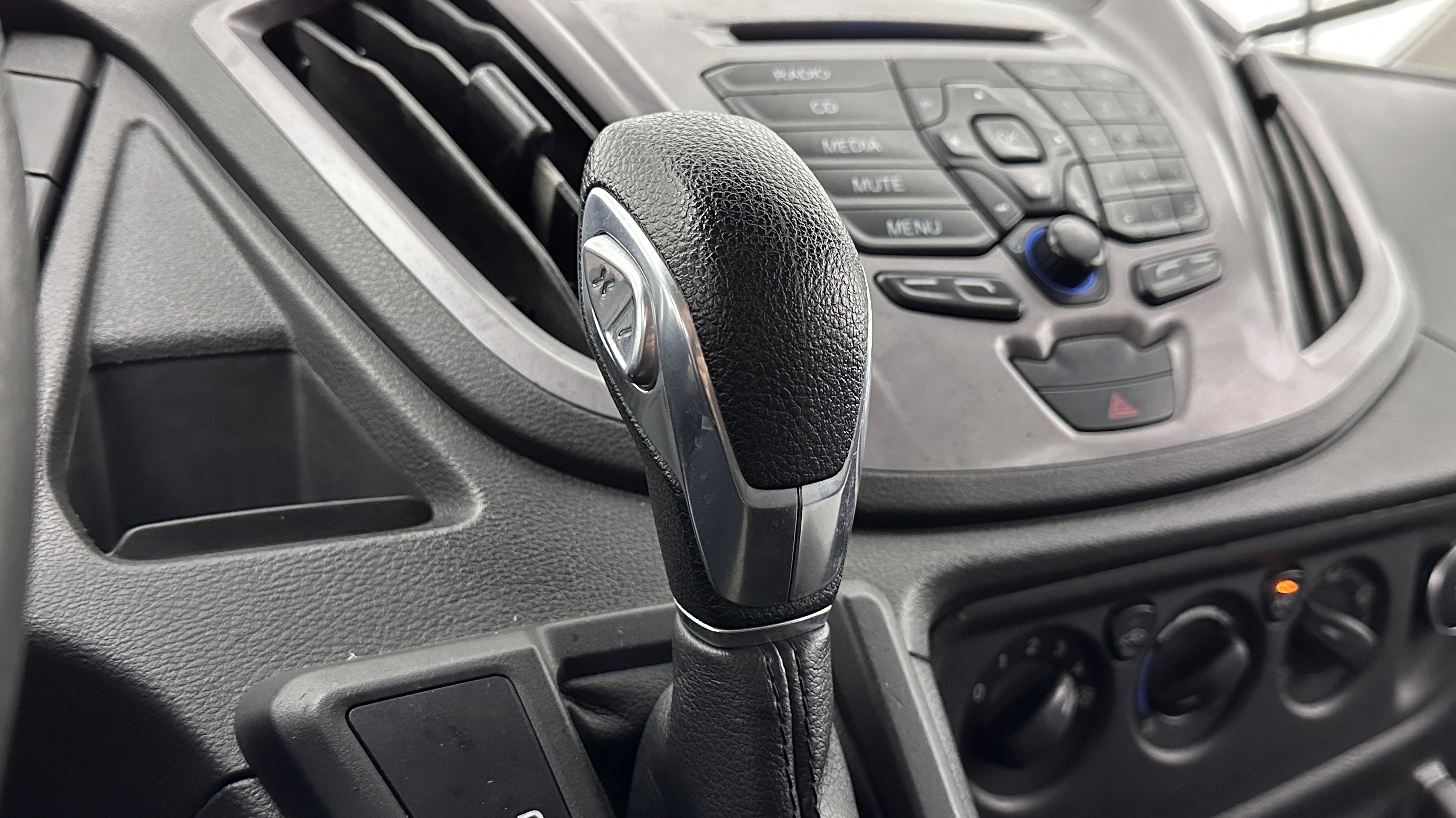 Used 2018 Ford Transit 350 XLT RWD image 21