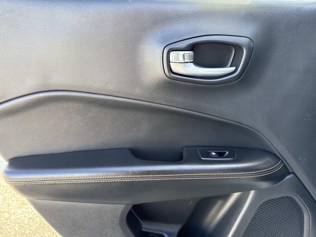 Used 2020 Jeep Compass Limited image 12