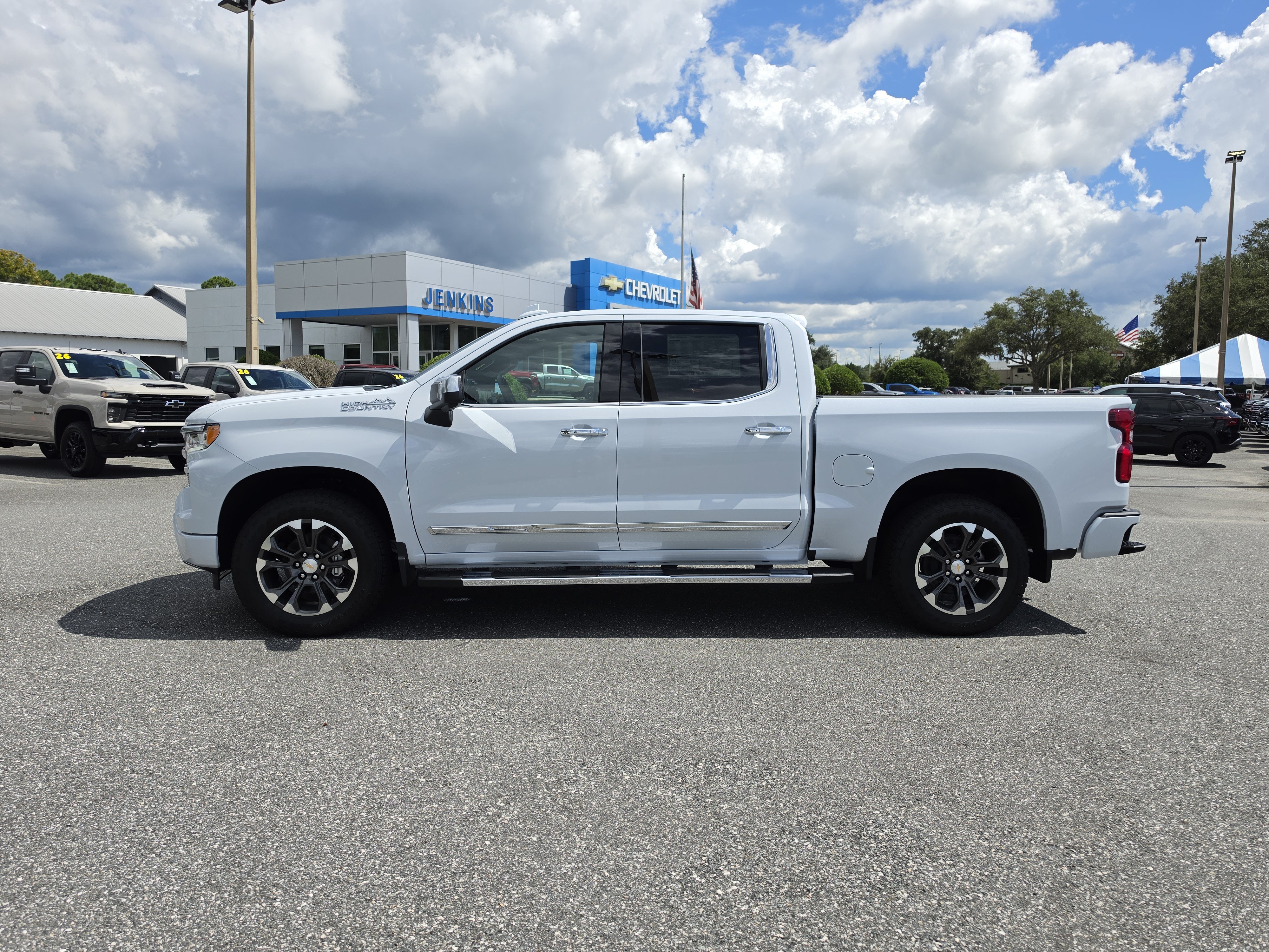 New 2026 Chevrolet Silverado 1500 High Country w/ Technology Package AWD/4WD image 9