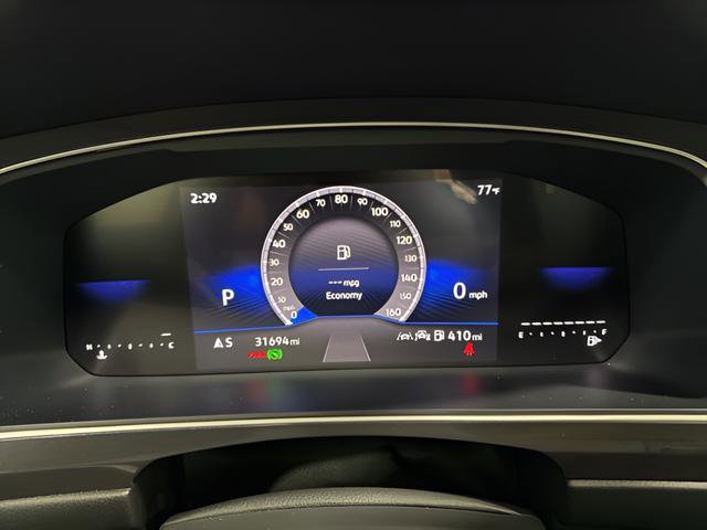 Used 2024 Volkswagen Tiguan SE R-Line FWD image 18