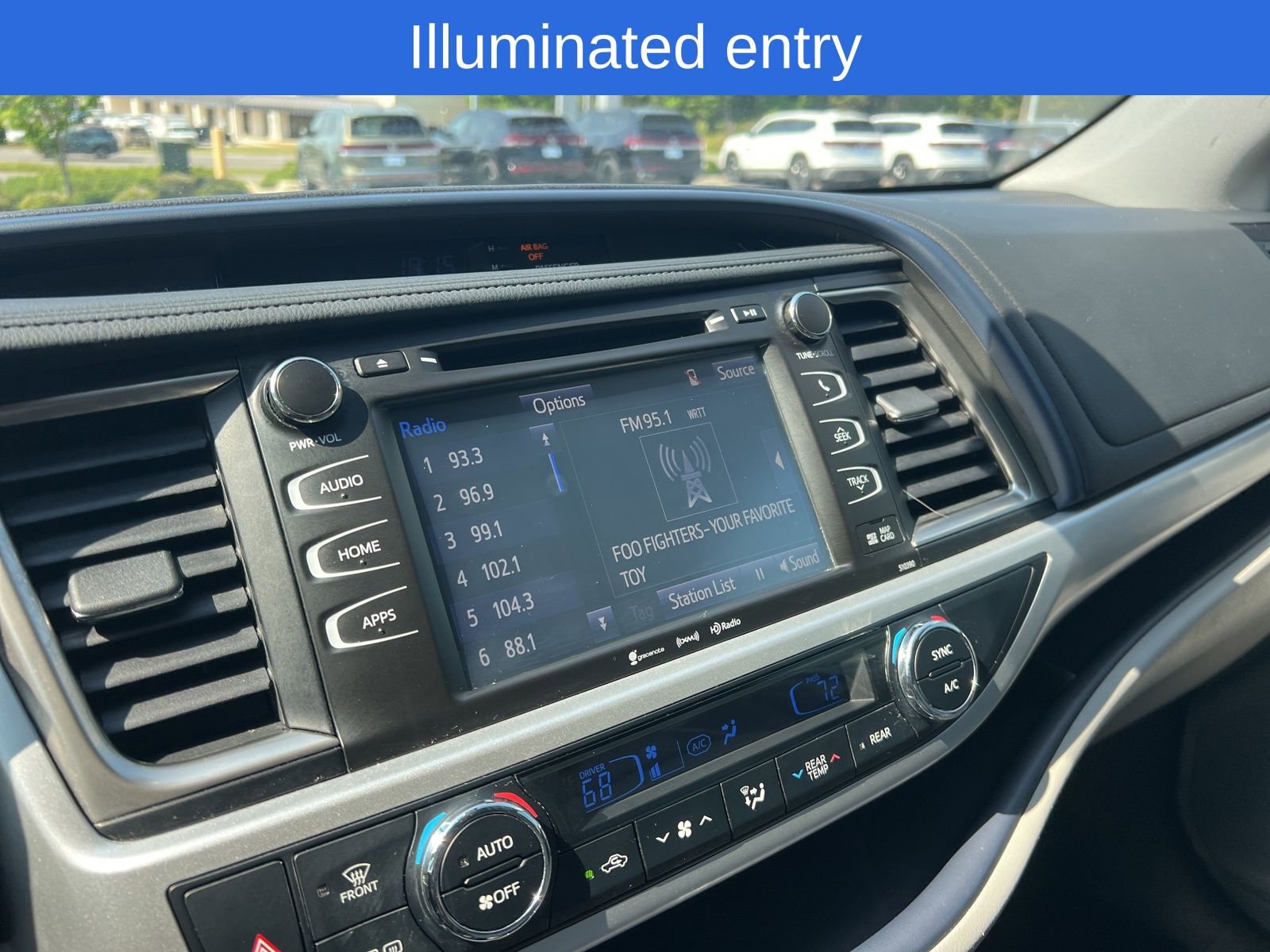 Used 2019 Toyota Highlander XLE FWD image 14